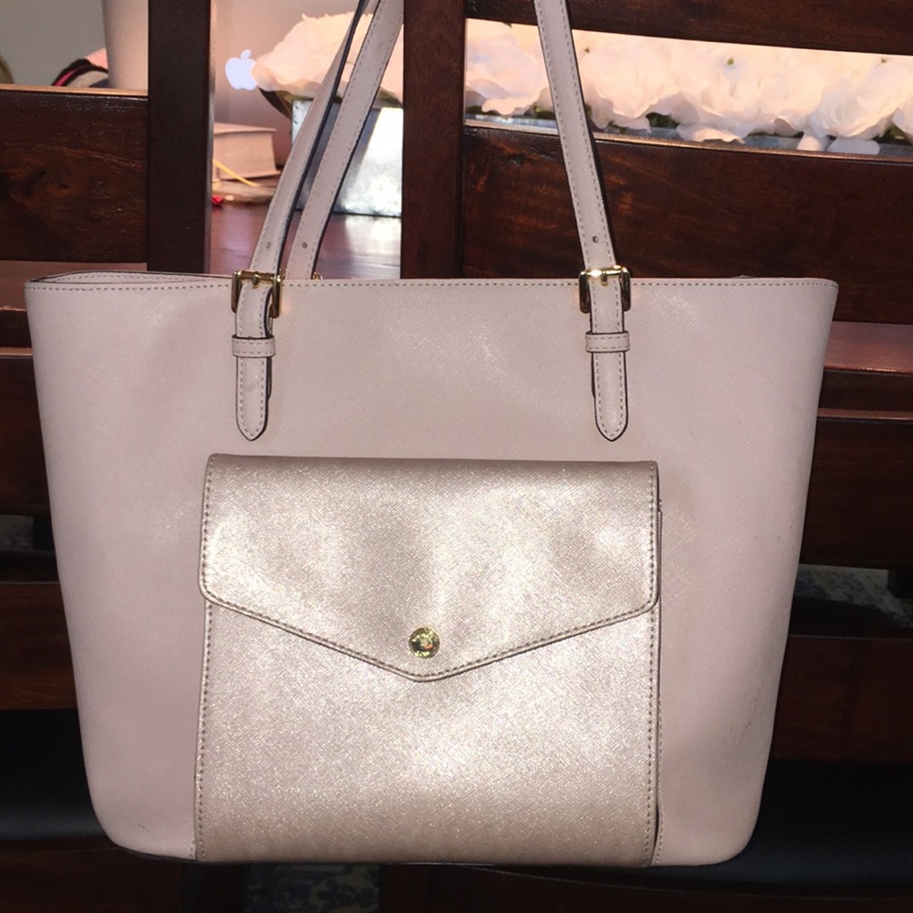Light pink Michael kors purse